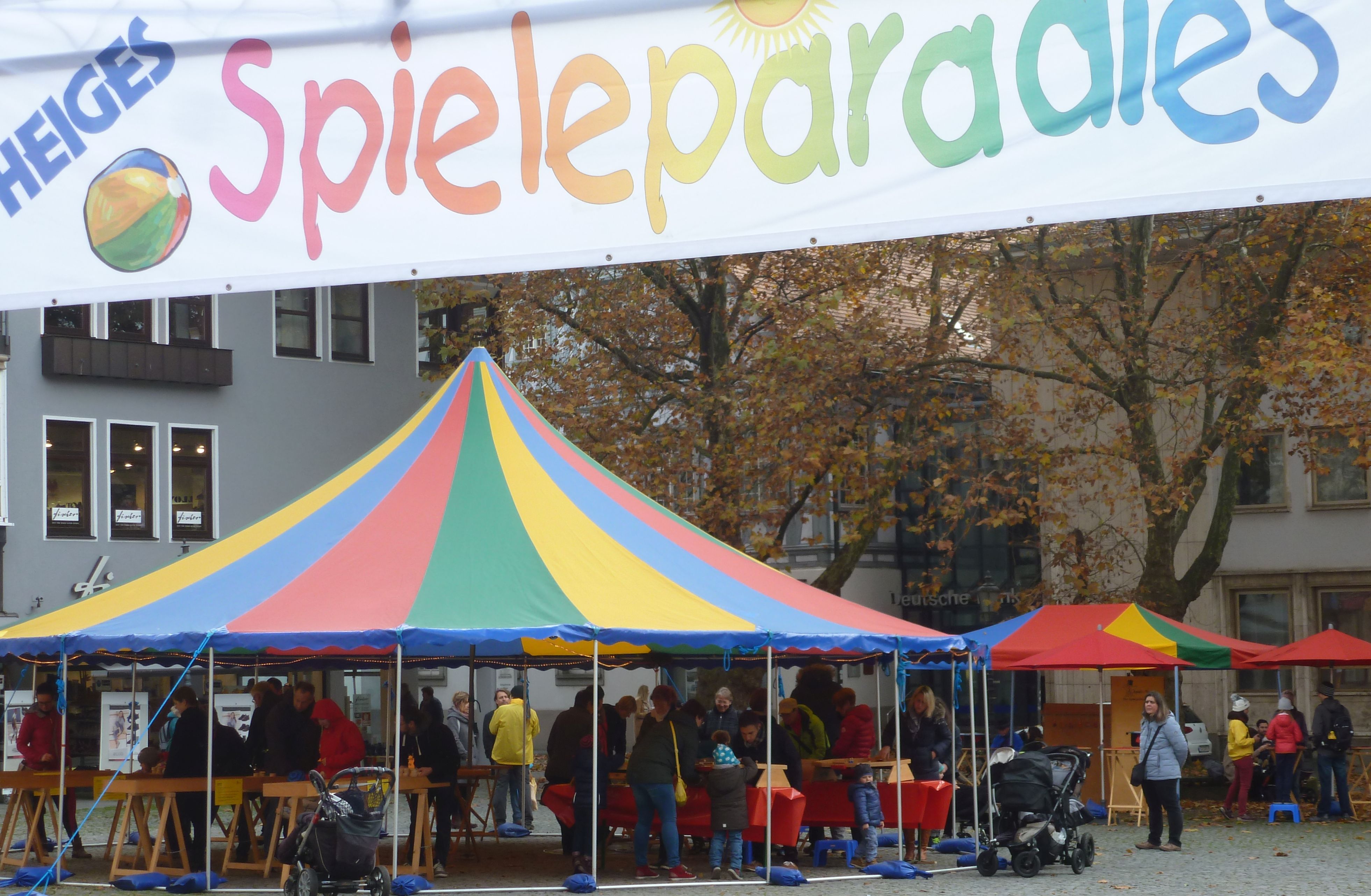 Das Spieleparadies mit den Geschicklichkeitsspielen auf dem Esslinger Herbst